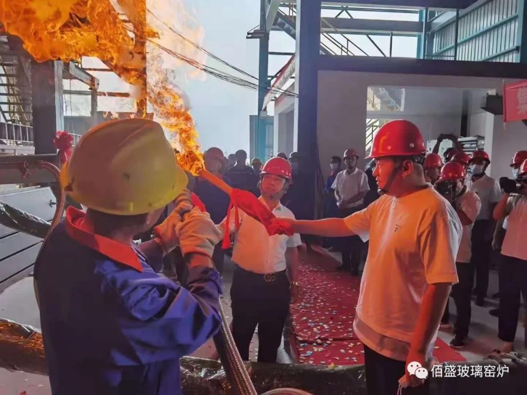 黄瓜视频色板下载玻璃